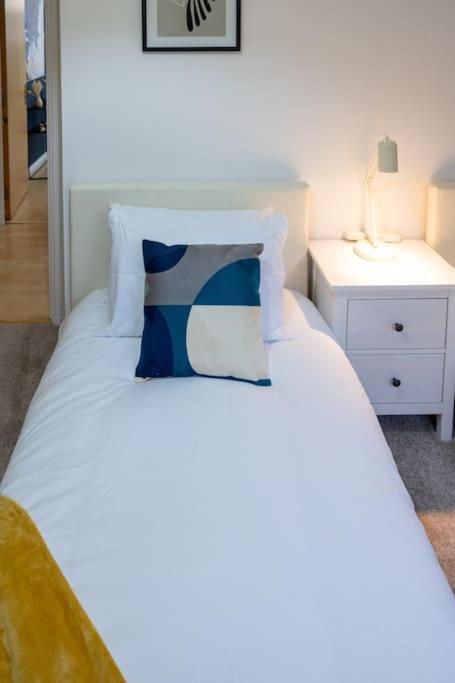 Morden London Apartment, By The Sea With Free Parking Dış mekan fotoğraf