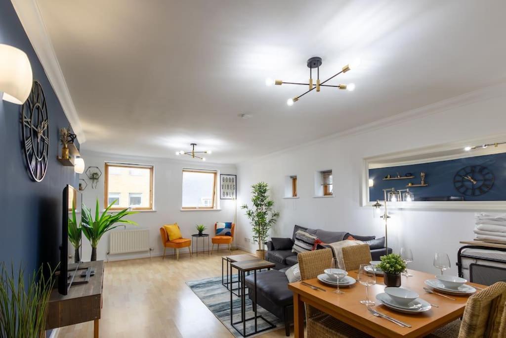 Morden London Apartment, By The Sea With Free Parking Dış mekan fotoğraf